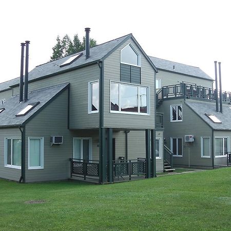 Holiday Villa Resorts At Mont Ste Anne 보프레 외부 사진