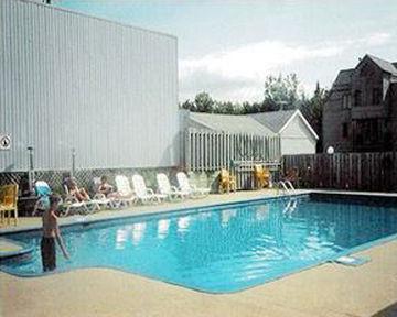 Holiday Villa Resorts At Mont Ste Anne 보프레 외부 사진