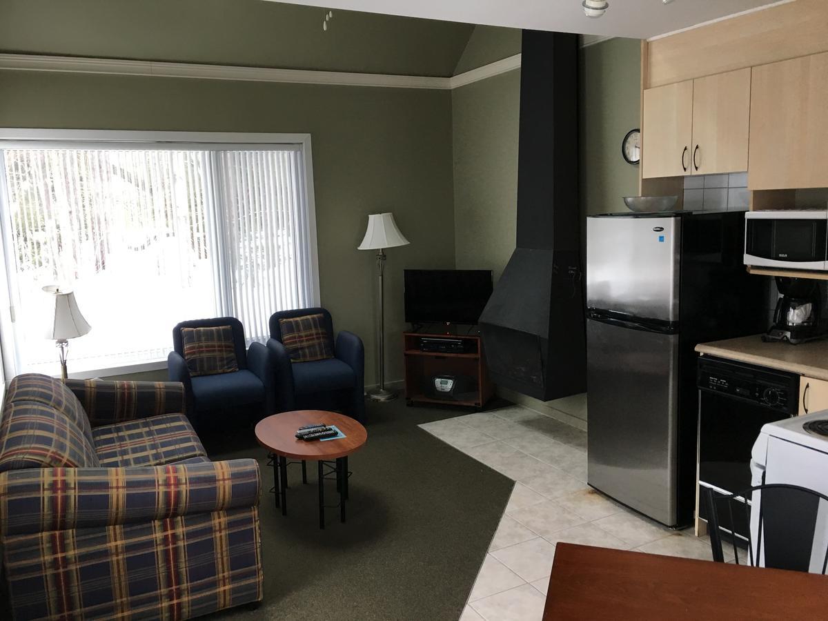 Holiday Villa Resorts At Mont Ste Anne 보프레 외부 사진