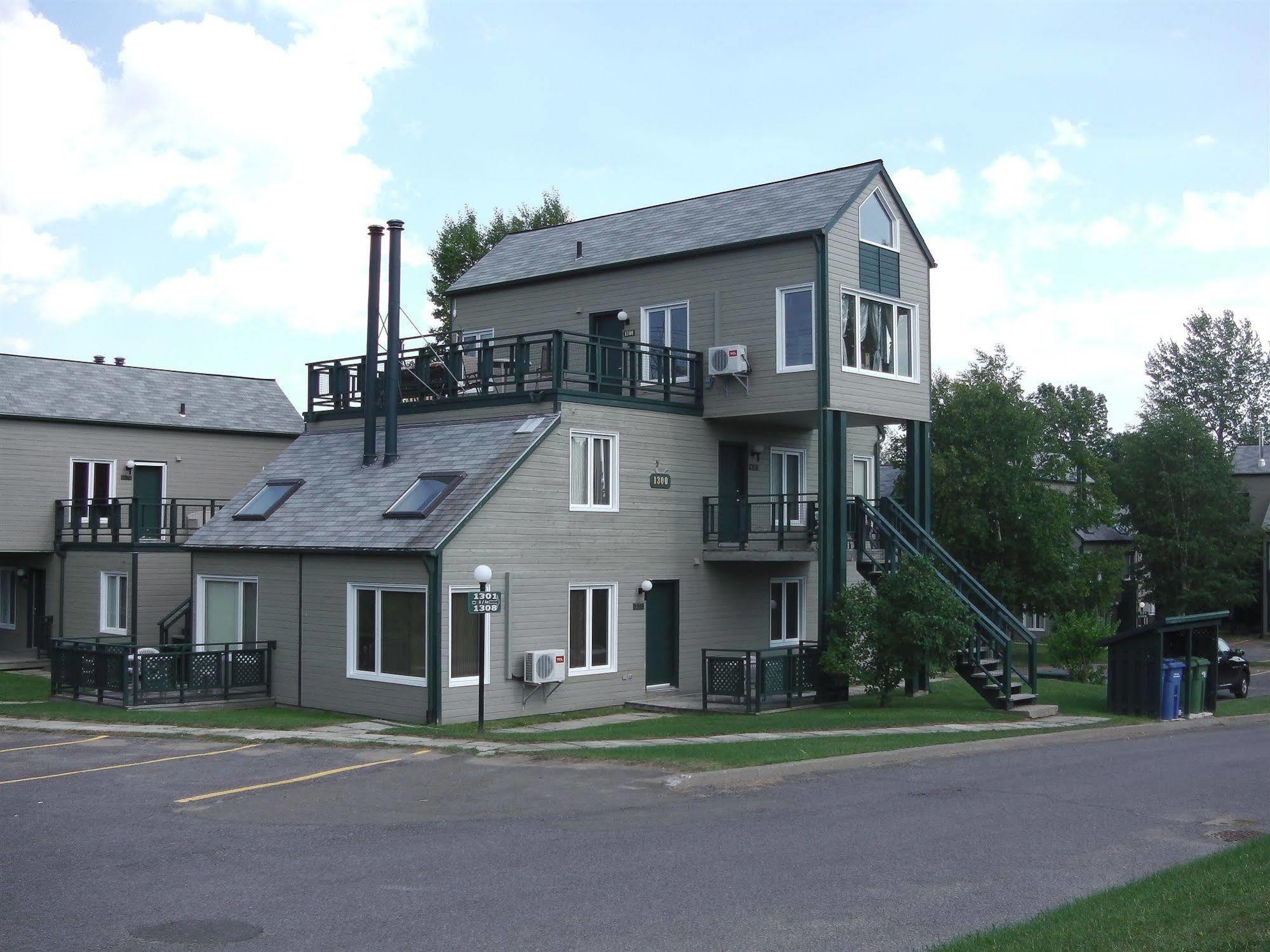 Holiday Villa Resorts At Mont Ste Anne 보프레 외부 사진