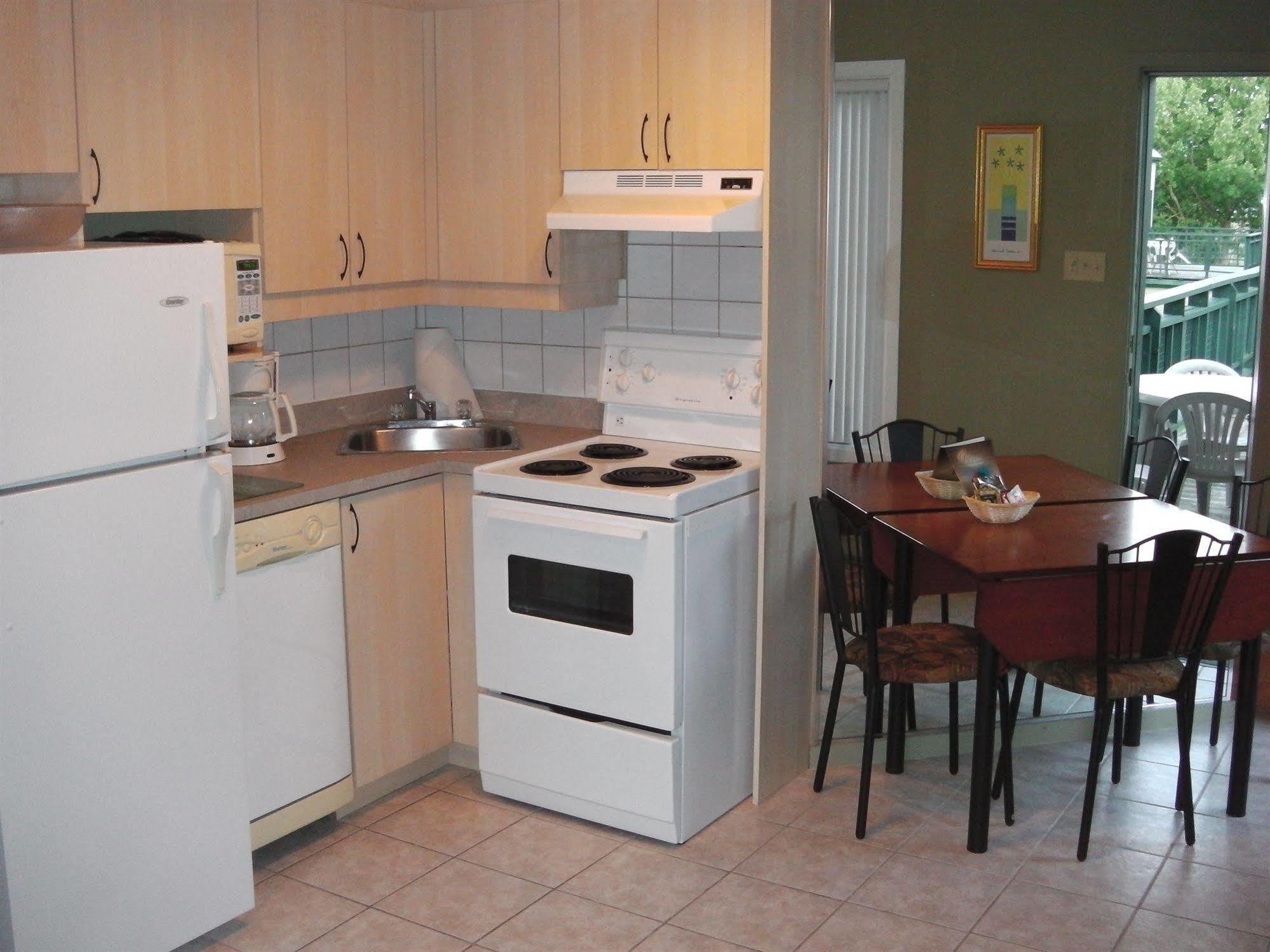 Holiday Villa Resorts At Mont Ste Anne 보프레 외부 사진